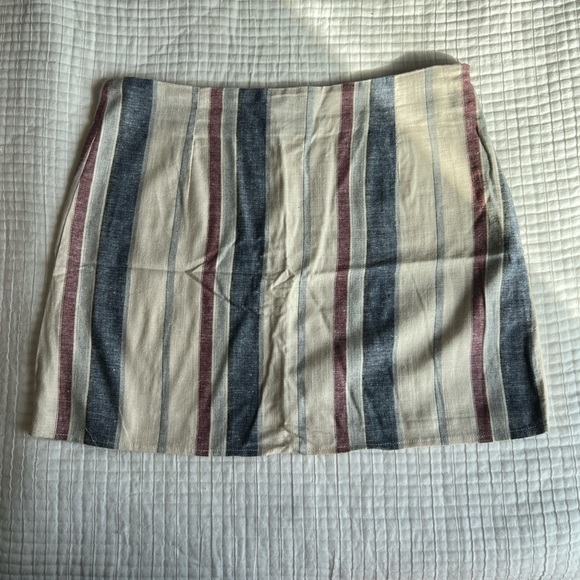 Linen red, navy, and beige mini skirt - Picture 2 of 7